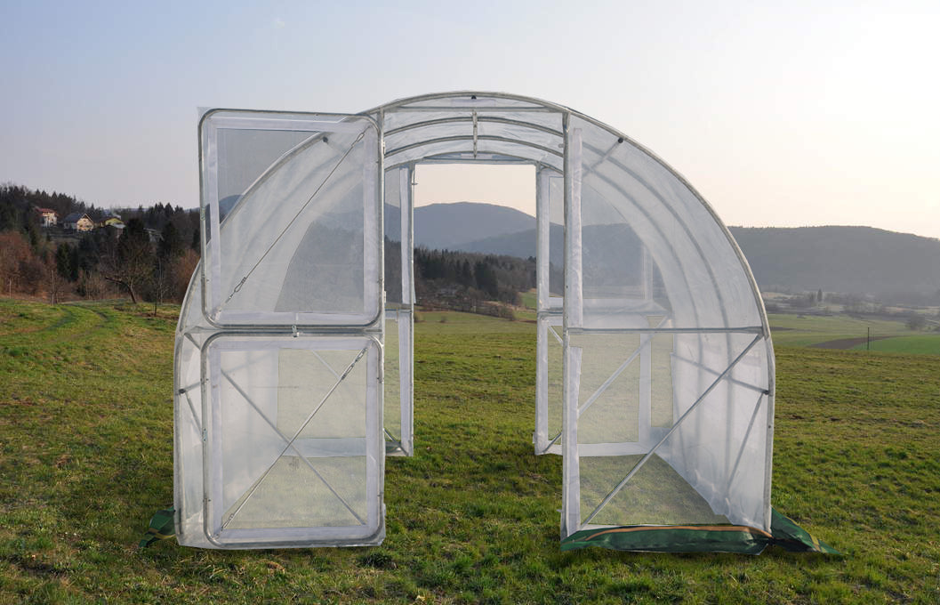 Rastlinjak Greenhouse dimenzij 4x3x2,3 m (12 m²) z jeklenim okvirjem in trpežnimi prozornimi stenami, zasnovan za zaščito in gojenje rastlin na manjši do srednje veliki površini.